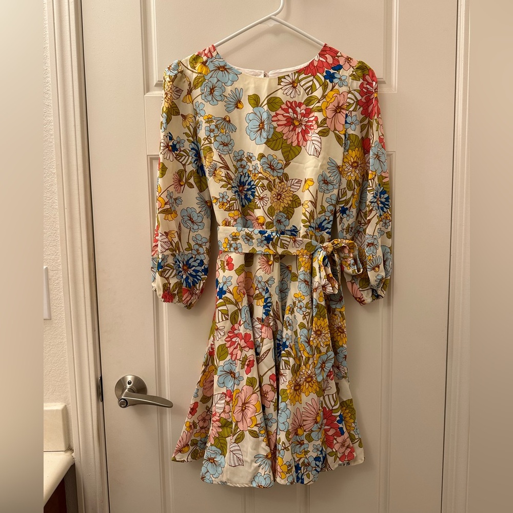 Women’s Floral print dress. Size Small